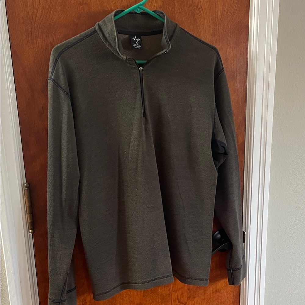 Prana men’s half zip pullover. Olive green. Medium